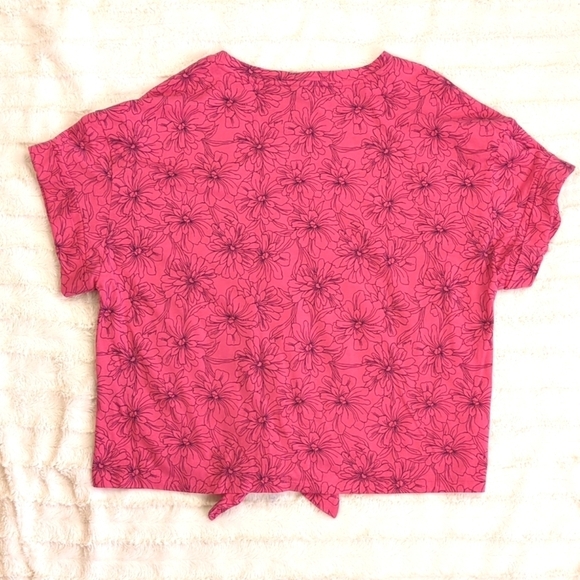 Kitty Rescue! Tommy Hilfiger Floral Tie Front Tee - Picture 5 of 7